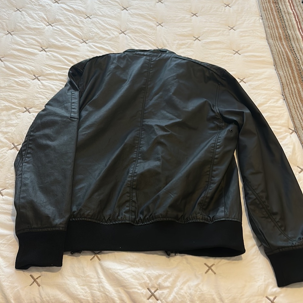 Men’s black jacket! - Picture 10 of 10